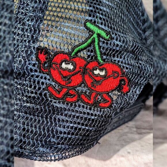 Vintage style limited edition CHERRY WORLD Trucker hat snapback - Picture 4 of 8